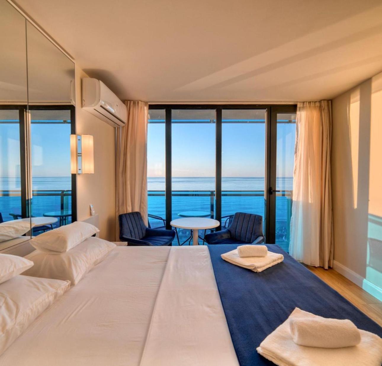Orbi City Batumi Star Aparthotel Екстериор снимка